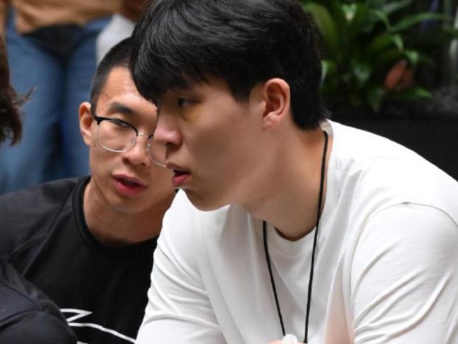 杨瀚森亮相NBA新秀培训 迎接全新挑战