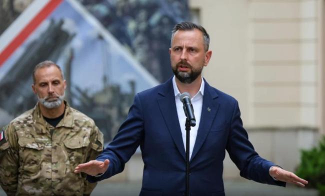 波蘭東部一不明物體墜落農田并爆炸 疑似舊發(fā)動機部件！