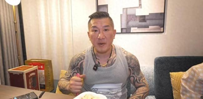 台媒体人：要让岛内看到真实的大陆 网红直播破谣言