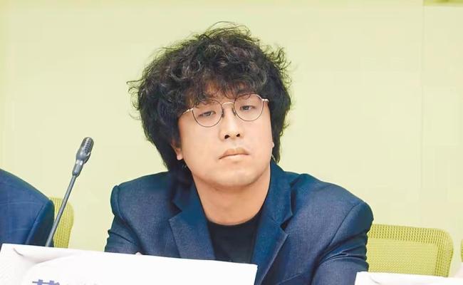 亲绿色净军的负责人扮演神boyang的“不羞耻”，