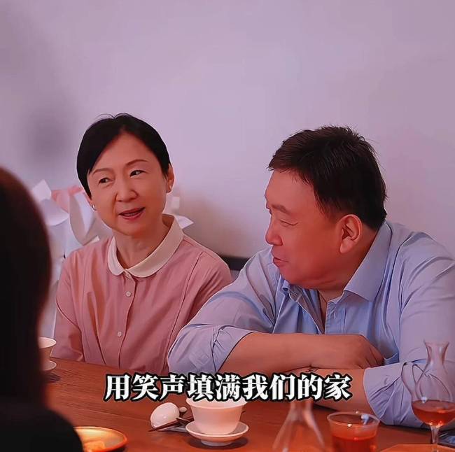 导演王晶给妻子庆生 低调夫人终获浪漫表白