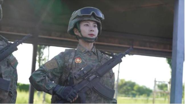 阅兵装备方队中唯一女教练员