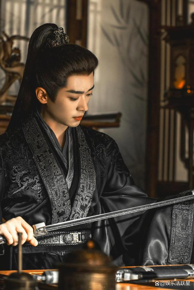 丞磊戏路 从宫尚角到百变男主