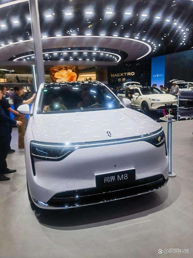 问界M8纯电版搭载全新电驱架构 重新定义高端纯电SUV标准