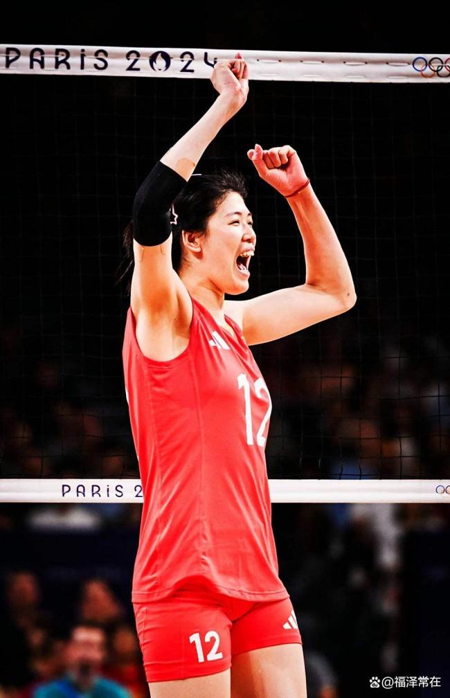 记者观察:中国女排坚决让李盈莹首发 树立核心位置 年轻队伍的首秀考验