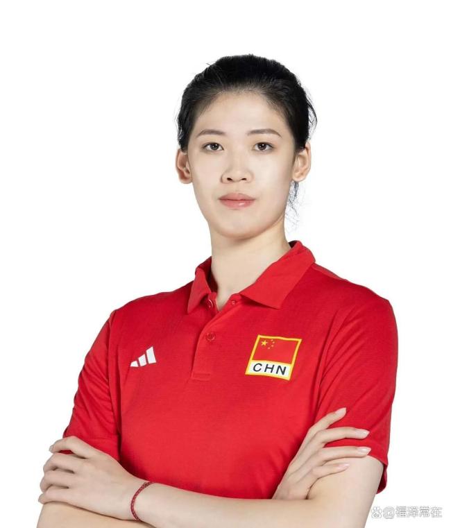 记者观察:中国女排坚决让李盈莹首发 树立核心位置 年轻队伍的首秀考验