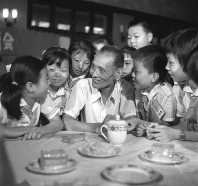 五壮士幸存者后人再登狼牙山：父亲没想到他会当英雄，他没想到能活下来