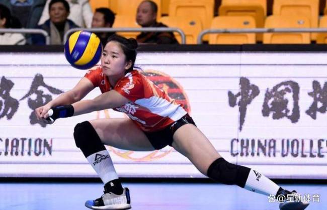 中国女排输掉第二局，倪非凡表现不佳 防守漏洞成关键