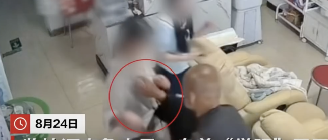 警方回应身着僧服男子疑有不雅行为
