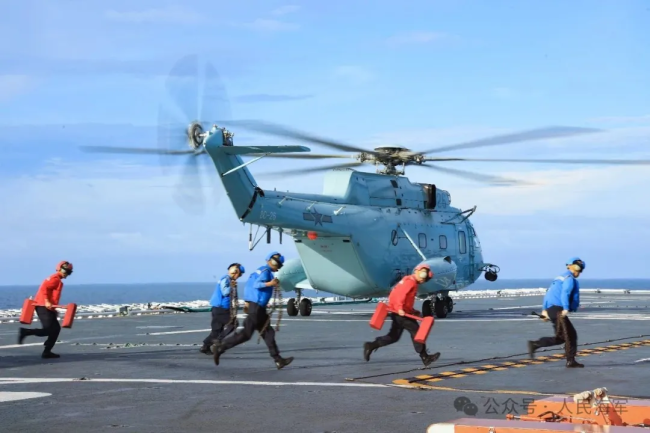 多科目、高強(qiáng)度海上訓(xùn)練 海南艦最新畫(huà)面公開(kāi)