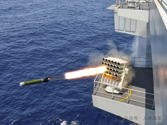 多科目、高強(qiáng)度海上訓(xùn)練 海南艦最新畫(huà)面公開(kāi)