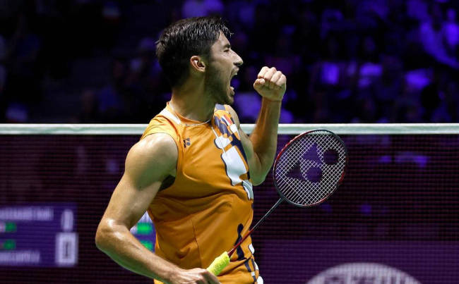 世界羽联总结世锦赛第二日:波波夫与金廷的体育精神超越了比赛胜负