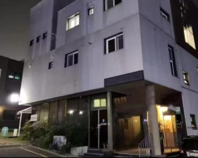 中国女游客遭韩国民宿房东骚扰 深夜闯入引发热议