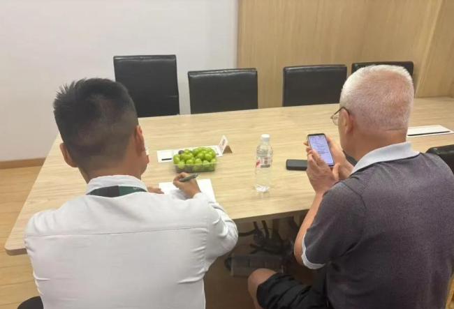 上海许多人连夜出动看房 新政引发楼市热潮