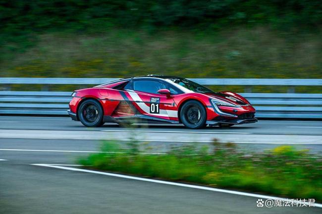 仰望高管谈U9赛说念版收货 刷新全球电车极速记录