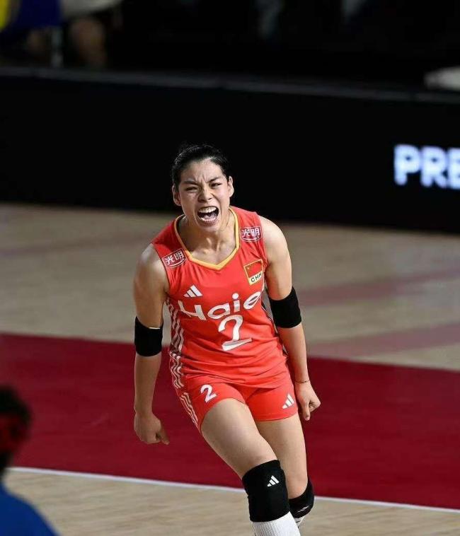 中国女排6人表现优秀，17岁小将惊艳 小组赛横扫三敌初露锋芒