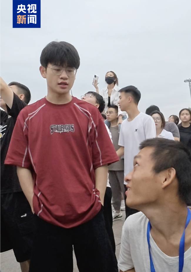 当五星级的危险信号被抬起时，一个“ Yu Hua”团