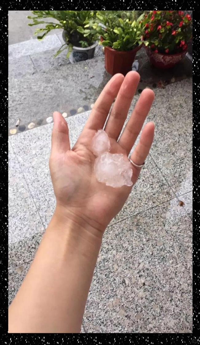 暴雨雷电冰雹 浙江连发71条预警 <strong>社交媒体</strong>热议天气奇观