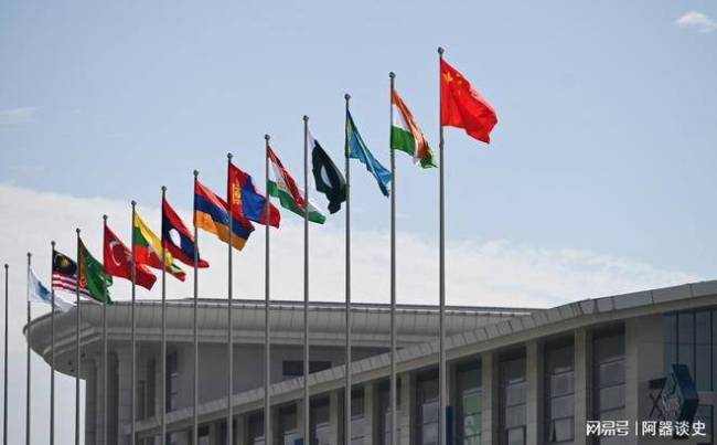 普京访华4天两地十多场会晤 史上最强访华团