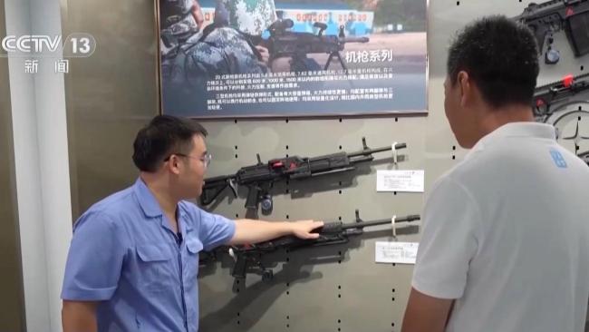 “枪界变形金刚” 来了 阅兵装备191式步枪有哪些独特本领?