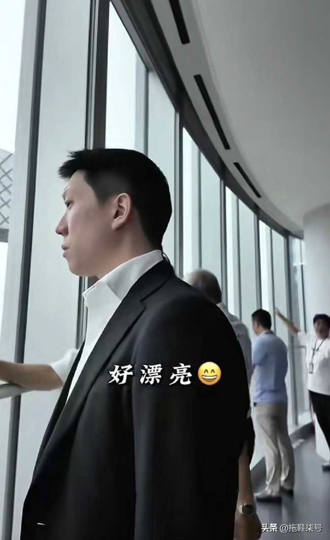 旺旺总经理和中天小姐姐在京汇合！