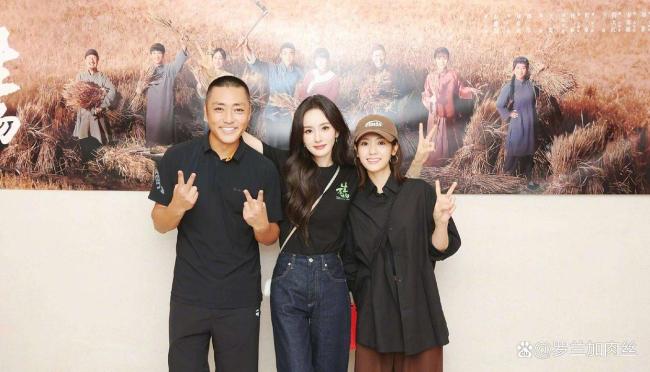 《生万物》庆功宴合照曝光