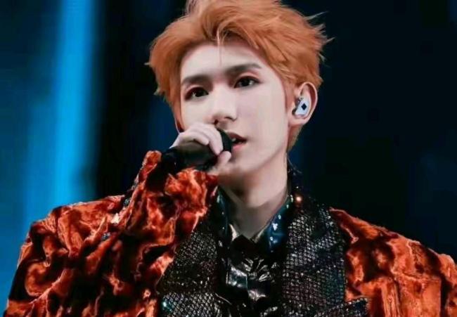 王源00后鸟巢第一人 燃爆宇宙演唱会