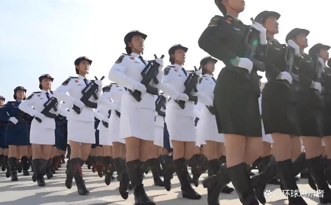 英姿飒爽！女民兵方队亮相阅兵现场 巾帼不让须眉