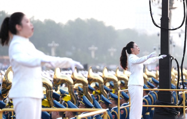 揭秘3000人大合唱谁来指挥，16名合唱分指挥 表情动作就像一个人