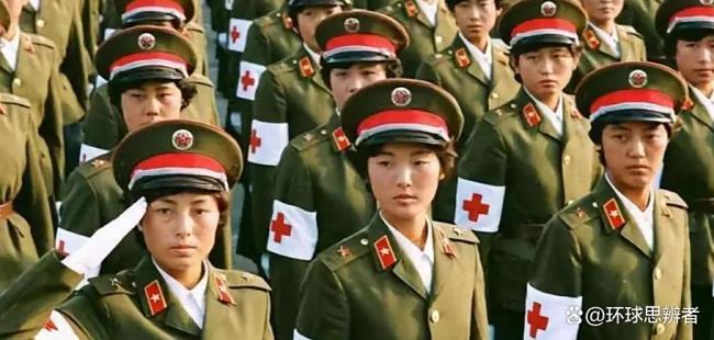 英姿飒爽！女民兵方队亮相阅兵现场 巾帼不让须眉