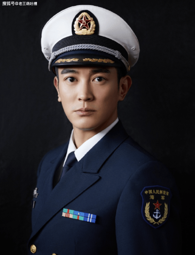 杜江现身九三阅兵观礼区 十年圆梦现场观礼