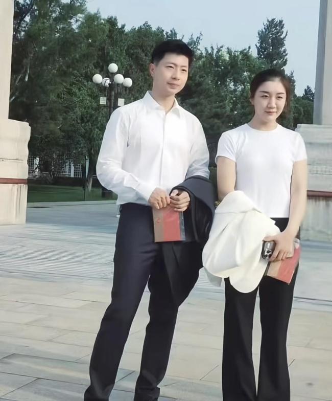 马龙陈梦合影