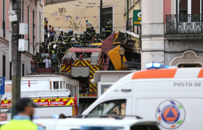 突发！视频曝光！著名景点缆车事故，15死18伤 葡萄牙全国哀悼一天