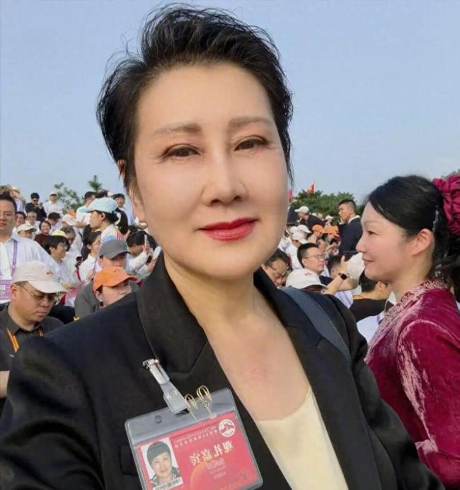 港台明星为阅兵盛典发文，张柏芝赖冠霖ins晒图，霍启刚甄子丹超自豪 星光熠熠共庆盛世