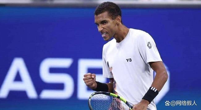 美网战报：斯瓦泰克遭淘汰，阿利亚西姆逆转 赛场风云变幻