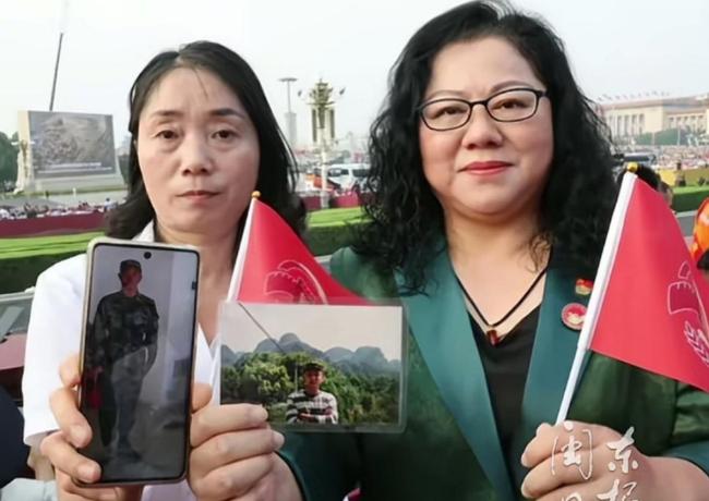 陈祥榕妈妈和王伟遗孀合影