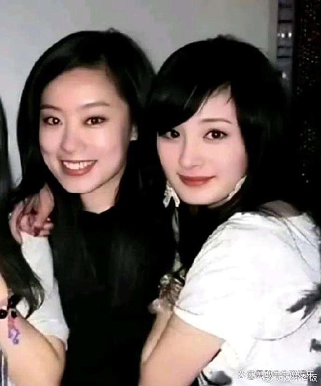 杨幂张小斐：从校服到礼服 共赴时尚盛宴