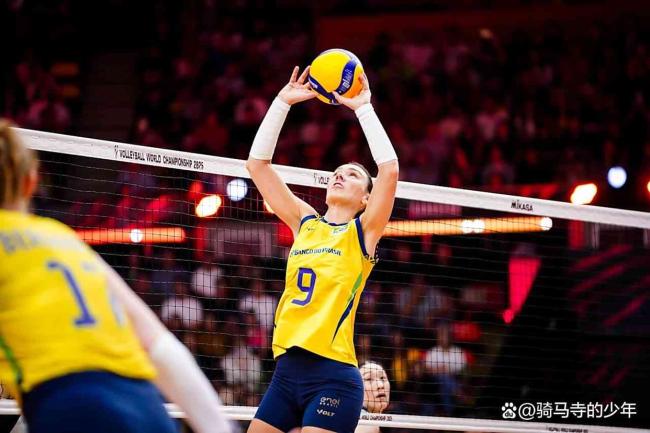 日本女排2-3巴西无缘季军：小快灵输给球星战术，拦网差距大 关键分难敌加比