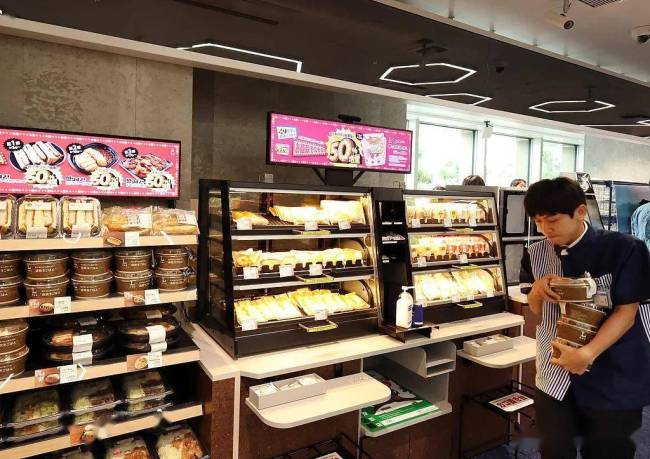 外卖大战下，打不垮的“夫妻店” 小微商户的生存智慧