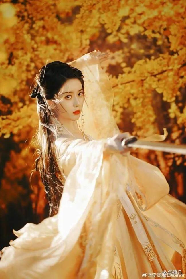 赴山海已经有李凯馨 风云后复出引热议