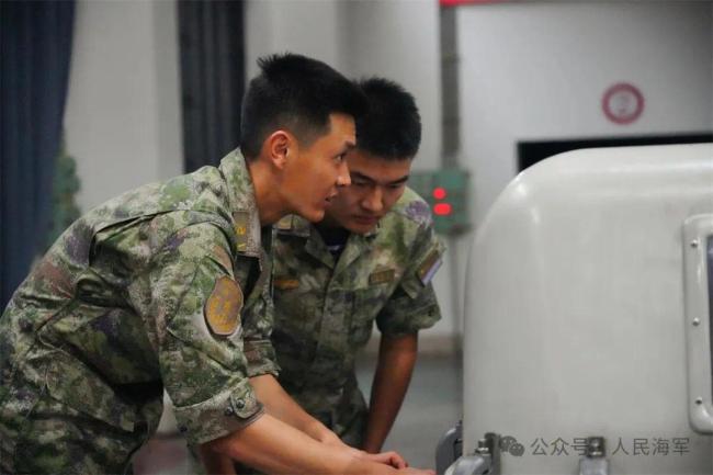 刷屏全網(wǎng)的“最帥兵哥”，是他！