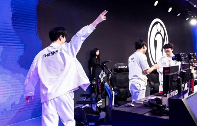 LPL季后赛大戏来袭！IG再战BLG，能否三擒成功晋级？