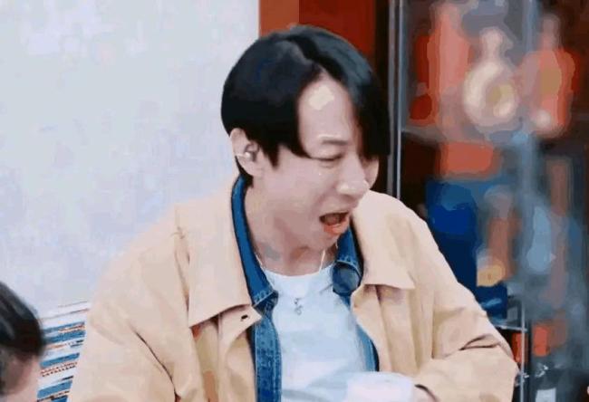张维伊清爽了 从油腻大叔到清爽弟弟的转变