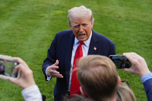 10万美金寻线索 “柯克之死”何以牵动全美？