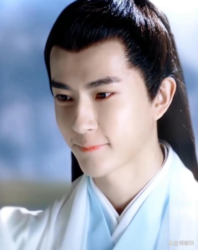 杨幂仍喊于朦胧四哥 网友难以置信