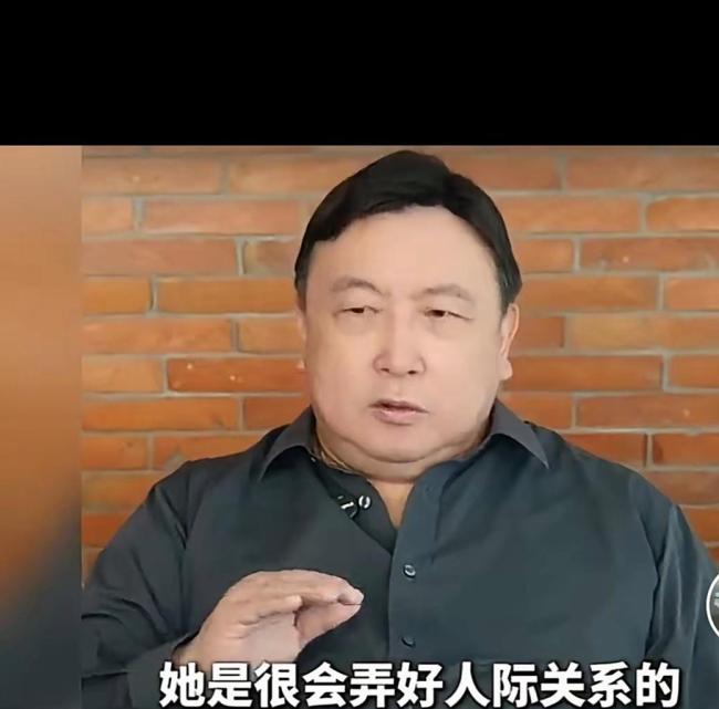 王晶公开称赞向太陈岚颜值 68岁依旧美丽动人