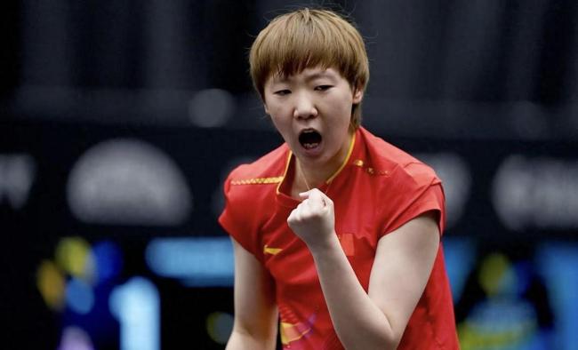 這一波太關鍵！王曼昱2-4落后，一波9-2將比賽拖入決勝局 國乒逆境中的希望