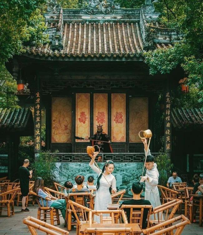 跟隨影視作品，到成都的街道走一走