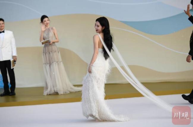 唐嫣视后庆功宴 荣耀光影夺最佳女主