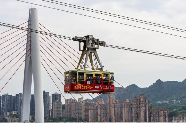 “太乙真人”教无语哥说重庆话 国际网红与国漫顶流的破圈联动